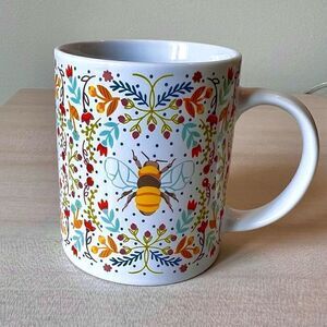 Helmsie Busy Bee Designer Mug Bee & Floral Print Cottage-core